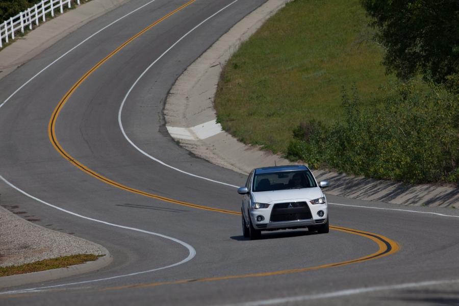  Mitsubishi Outlander GT 2010 года  (фото 34 из 91)